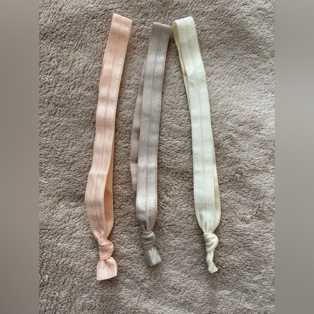 Elastic headbands neutral colors